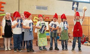 Ein unterhaltsames Theaterstück präsentierten die Zweitklässler bei der Einschulungsfeier.  Foto: Schule Foto: Schwarzwälder Bote