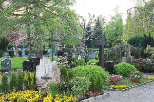 Der Parkcharakter im alten Teil des Haslacher Friedhofes soll erhalten bleiben :  Foto: Störr Foto: Schwarzwälder-Bote