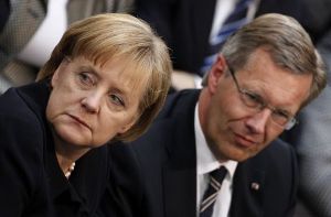 Bundeskanzlerin Angela Merkel und Bundespräsident Christian Wulff Foto: AP