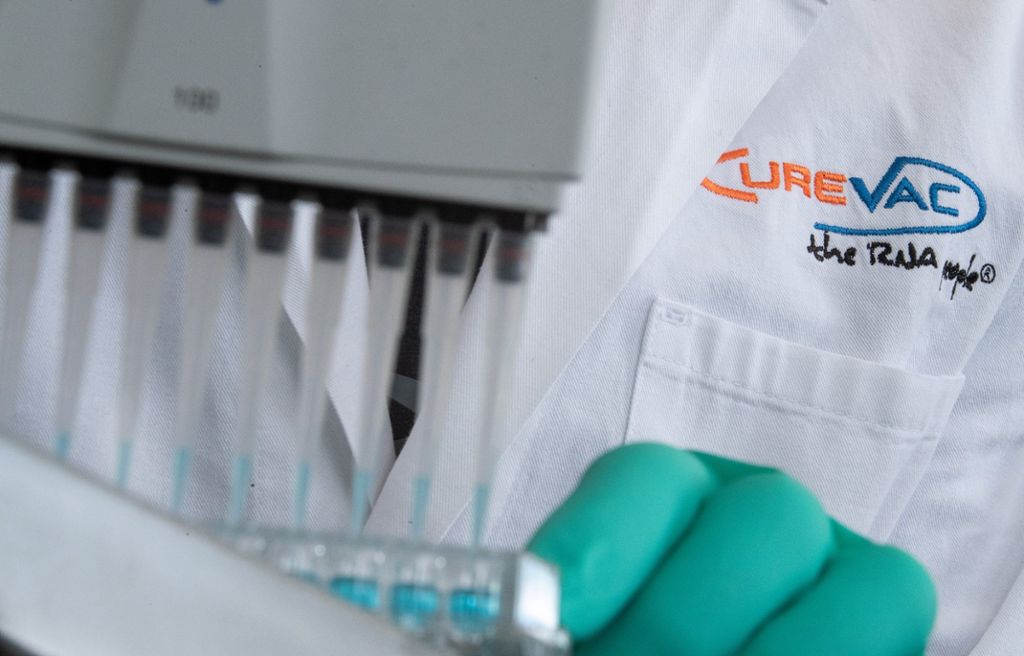 Das Tübinger Biotech-Unternehmen Curevac ist im Vergleich zu seinen Mitbewerbern bei der Erforschung eines Impfstoffs gegen die Corona-Pandemie im Verzug. Eine letzte klinische Studie steht noch aus. Zum Artikel