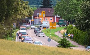Die Gemeinden in der südlichen Ortenau dürfen aufatmen. Die Beteiligung an der Umfahrung der B 3 (hier die aktuelle Straße bei Altdorf) bleibt für sie bei zehn Prozent. Foto:  Archivfoto: Decoux-Kone