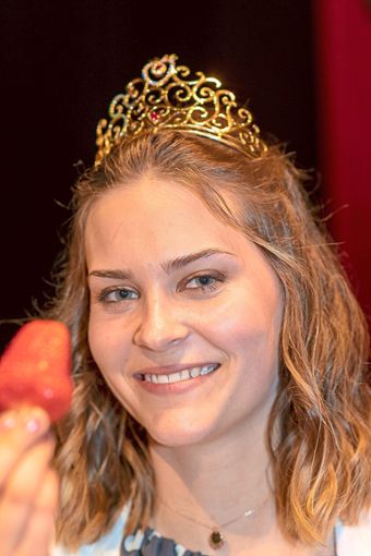 Gerade zur Erdbeerkönigin gekürt: Anne Obrecht  Foto: Seeger