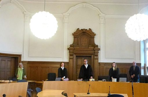 Die Richter beim Einzug in den Gerichtssaal. Foto: Kupferschmidt