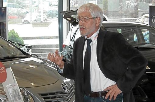 Kfz-Sachverständiger Norbert Ziegler   warnt vor der Verwendung des neuen Kraftstoffes E 10.  Foto: Stocker