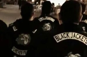 Gerade noch verhindertn konnte die Polizei am Ostermontag eine Auseinandersetzung zwischen Mitgliedern der Black Jackets und der United Tribunes. Foto: YouTube