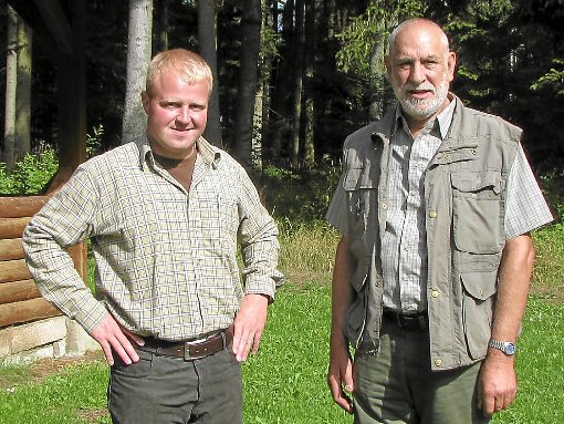 Die Jäger Marco Maier und Ludwig Schrägle (von links) vom Hegering Sulz/Vöhringen fordern ein praxisnahes Landesjagdgesetz. Foto: Steinmetz