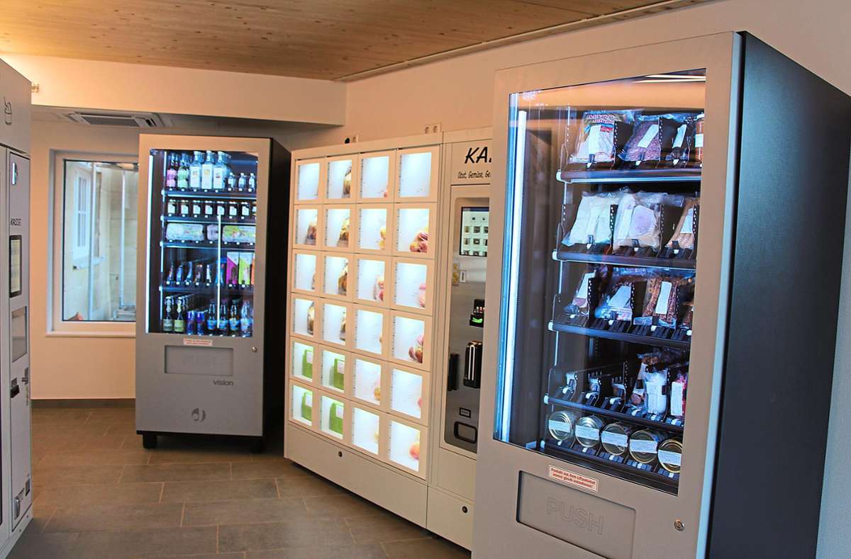 Die neuen Lebensmittelautomaten versorgen die Bevölkerung von Zavelstein auch am Abend und Frühmorgens. Foto: Buck