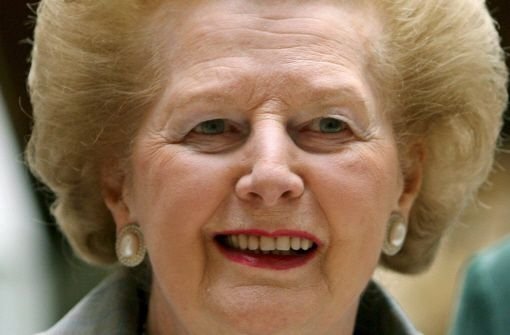 Die ganze Welt kennt ihren Spitznamen: Die Eiserne Lady. Den Namen erhielt Margret Thatcher wegen ihrer oft unerbittlichen politischen Haltung - und nicht wegen der stets korrekt sitzenden Frisur. Wir haben ein paar Stationen aus ihrem Leben zusammengestellt. Foto: dpa