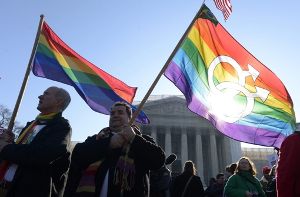 Regenbogenflaggen vor dem Supreme Court in Washington Foto: dpa