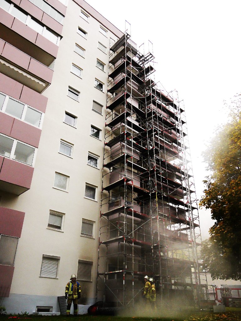Völlig verrußt: die frisch gestrichene Fassade des Hochhauses Moritz in der Sigmaringer Straße.  Foto: Eyrich