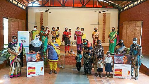 Zum Start des neuen Projekts in Indien  wurden auch einige Familien eingeladen.­Foto: Eine-Welt-Laden Foto: Schwarzwälder Bote