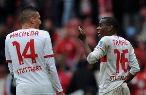Diese Manöverkritik dürfte ernüchternd ausgefallen sein: Federico Macheda (links) und Ibrahima Traoré vom VfB Stuttgart nach der Niederlage gegen Fürth. Foto: dpa