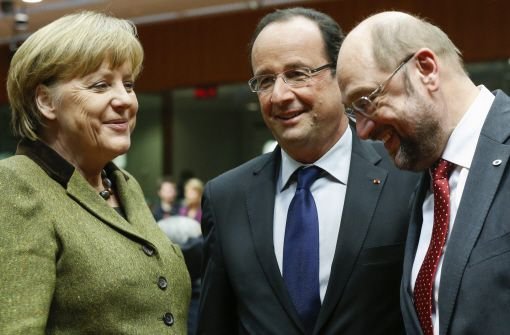 Bundeskanzlerin Angela Merkel, Frankreichs Staatspräsident Francois Hollande und Europaparlamentspräsident Martin Schulz (rechts) auf dem Gipfel in Brüssel. Foto: dpa