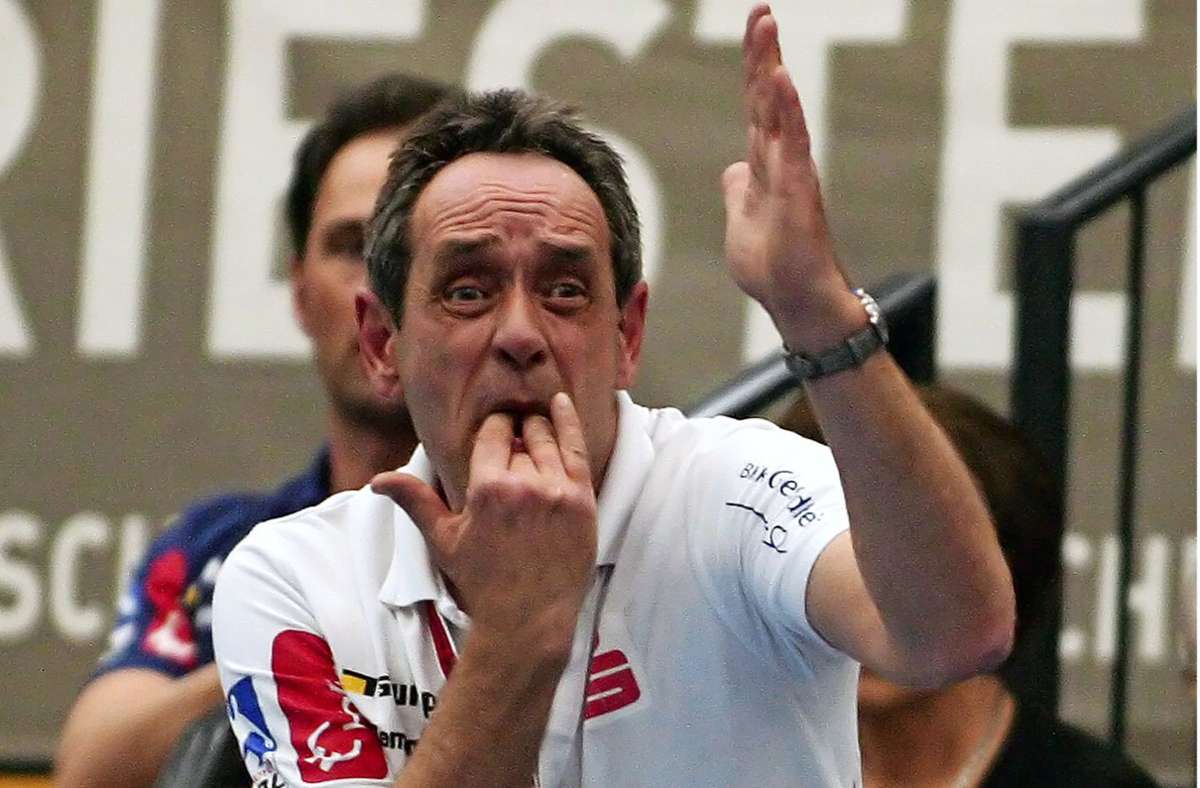 Der Pfiff auf zwei Fingern – da wussten die Spieler, der Trainer braucht unsere Aufmerksamkeit.  Foto: Kienzler/Kienzler