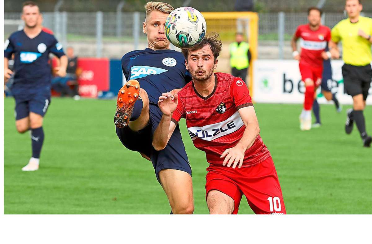 Mit einer starken Leistung haben Kaan Akkaya und die TSG Balingen den FC Astoria Walldorf mit 2:0 bezwungen. Foto: Eibner