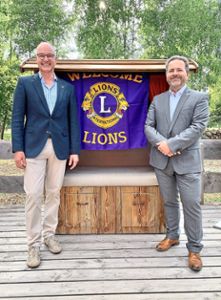 Benedikt Lenhart (von links) ist der Nachfolger von Wolfram Möllen.Foto: Lions Club Foto: Schwarzwälder Bote