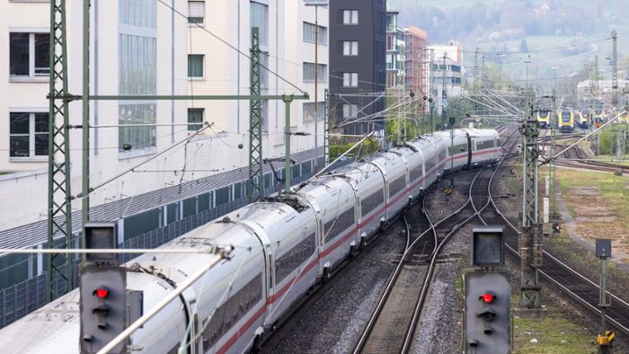 Züge der Deutschen Bahn erreichen die Schweiz oft verspätet
