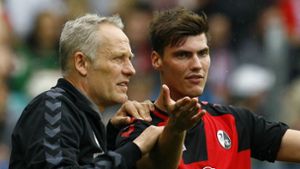 Trainer hört beim SC Freiburg auf: „Nach wie vor dankbar“ – wie Pascal Stenzel über Christian Streich denkt