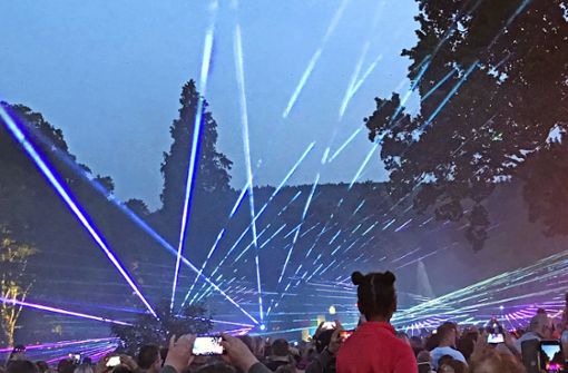 Das große Musikfeuerwerk mit Lasershow sorgte beim Lichterfest in Bad Liebenzell bei den Besuchern für eine große Faszination. Foto: Wallburg