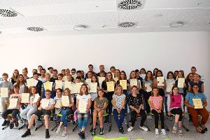 Schüler der Gemeinschaftsschule  wurden für ihre Leistungen geehrt.  Foto: Hettich-Marull Foto: Schwarzwälder-Bote
