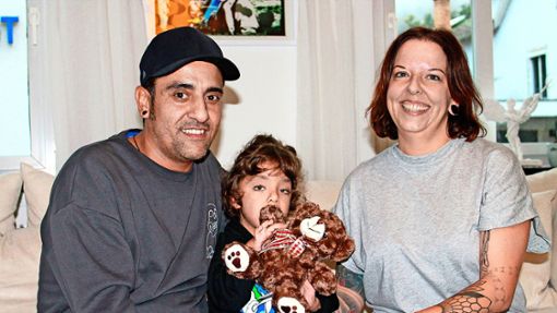 Vater Aurelio (links), „Bärenkind“ Aurelio und Mama Nina Foto: Störr