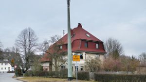 Anwohner ärgern sich über neuen Strommast bei Oberndorf