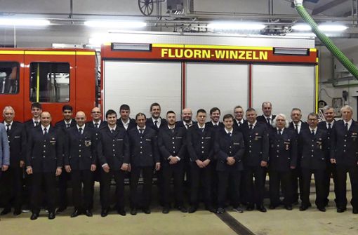Auf geehrte, neu gewählte und beförderte Kameraden, sowie zahlreiche Lehrgangsabsolventen kann die Feuerwehr Fluorn-Winzeln zählen. Foto: Hagist