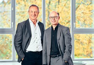 Die Führungsspitze der Helixor Heilmittel GmbH: Oliver Diderich (Vorsitz der Geschäftsführung,  rechts) und Wilfried Waidmann (links).  Foto: Pudimat/Helixor Foto: Schwarzwälder Bote