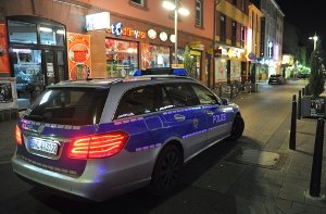 Die Polizei hat sechs Tatverdächtige festgenommen, die an der Schießerei mit drei Schwerverletzten in Mannheim beteiligt gewesen sein sollen. Foto: dpa