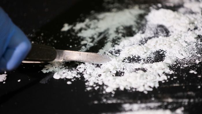 Fahrer auf Kokain – Beifahrer hat Gras und gefälschtes Rezept dabei