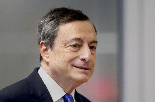 EZB-Chef Mario Draghi hält an der Nullzins-Politik fest. Foto: AP