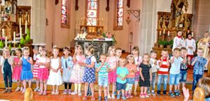 Begleiteten den Festgottesdienst mit ihren Liedern: die Kinder des Kindergartens St. Josef. Foto: Schwarzwälder Bote