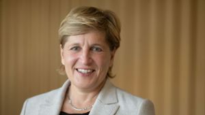Ministerin Nicole Razavi besucht Schramberg-Waldmössingen