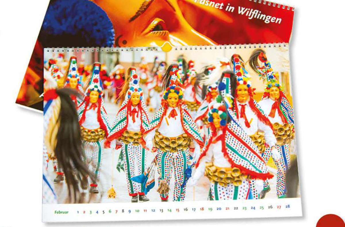 Der Kalender zeigt die Wilflinger Fasnet im Hochglanzformat. Foto: Narrenzunft
