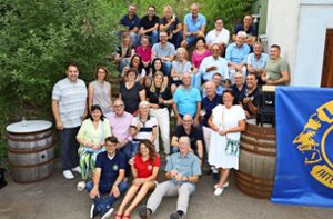 Seit 20 Jahren ziehen die Lions in Villingen-Schwenningen und ihre Helfer mit dem Weinfest für den guten Zweck an einem Strang. Dieses Jahr steht es am Samstag, 29. Juli,  auf dem Programm. Foto: Birgit Heinig