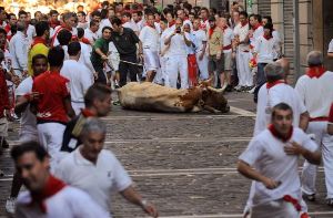 Tierschützer kritisieren das alljährlich stattfindende San Fermin Fest in Pamplona bereits seit Jahren. Foto: dpa/AP