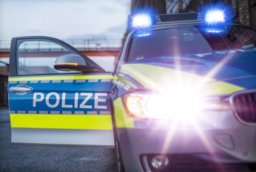 Die Polizei hat die Vermisste aus Oberndorf unverletzt gefunden. (Symbolbild) Foto: Symbol-Foto: jgfoto – stock-.adobe.com