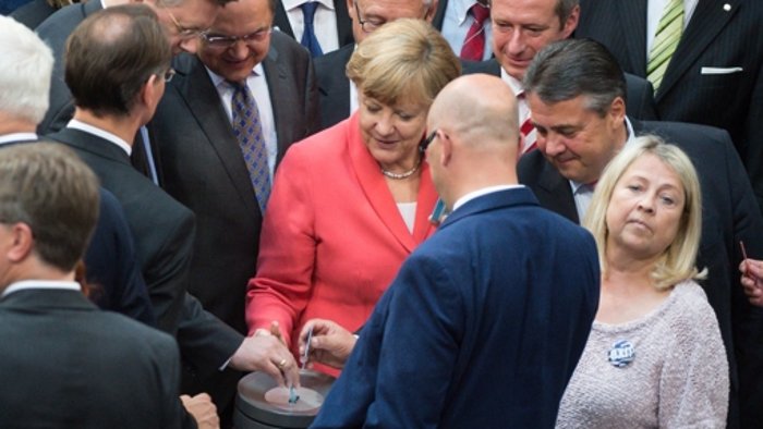Bundestag stimmt Verhandlungen zu