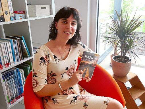 Die Nagolderin Jenny-Aline Veitinger hat jetzt ihren dritten Roman veröffentlicht.Foto: Schillaci Foto: Schwarzwälder Bote