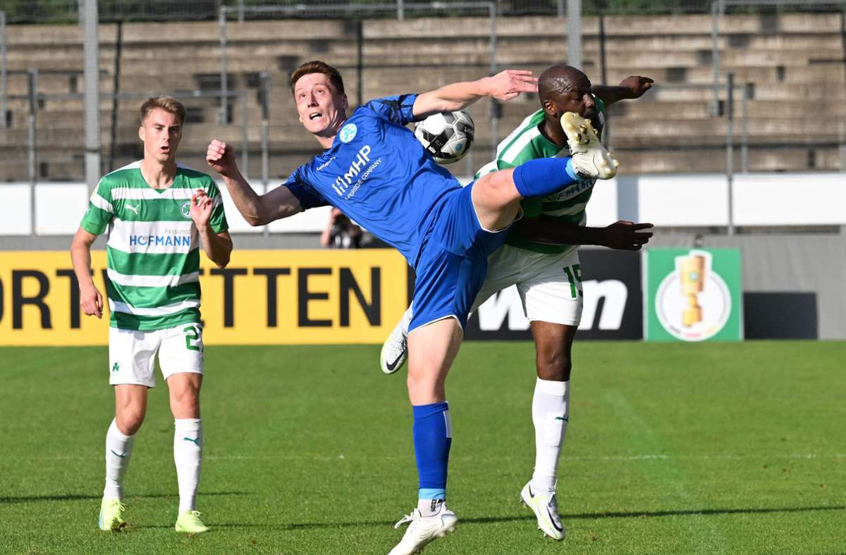 Kickers-Neuzugang Loris Maier (hier gegen Fürth) trifft mit einem Doppelpack. Foto: dpa/Bernd Weißbrod