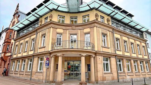 Blick auf das Wertehaus in der Schillerstraße: Die Lahrer Volksbank schaut optimistisch in die Zukunft. Foto: Bender