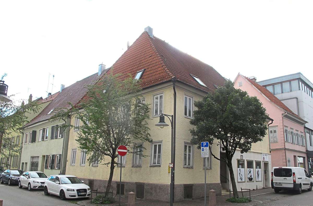Die Gebäude Ecke Freihofstraße/Neue Straße sollen abgerissen werden. Foto: Hauser