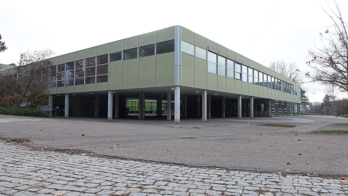Das Gebäude des Schulverbunds am Deutenberg soll aufgrund der Finanzlage der Stadt nun schrittweise saniert werden. Foto: Moser