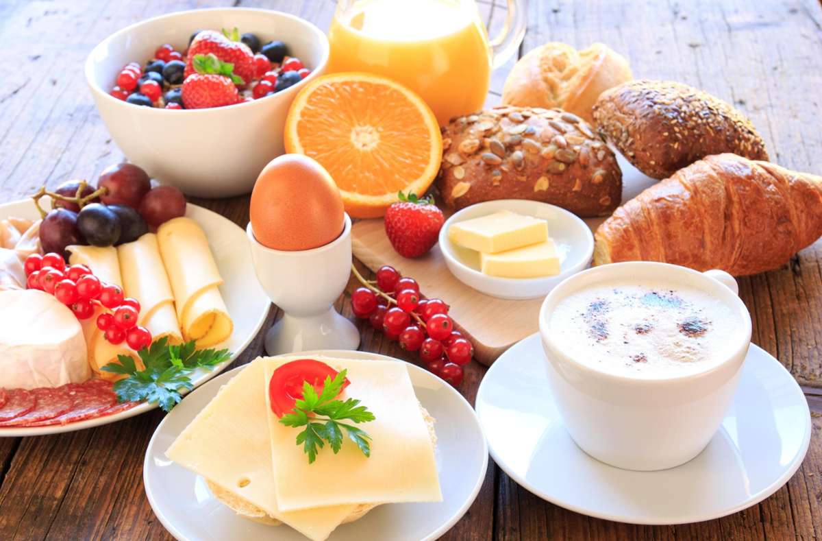 So ein Frühstück ist lecker – doch wer will es schon selber machen? (Symbolbild) Foto: © juefraphoto – stock.adobe.com
