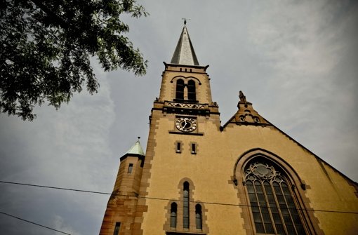 Die Petruskirche in Gablenberg. Der Turm bietet einen atemberaubenden Ausblick. Klicken Sie sich durch unsere Bildergalerie. Foto: Leif Piechowski
