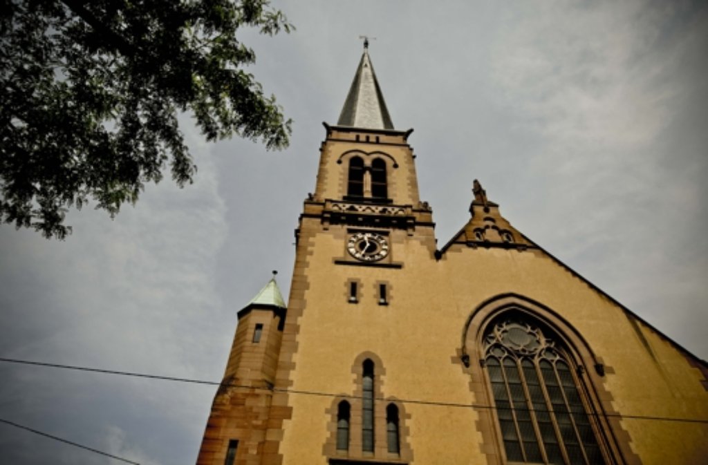 Die Petruskirche in Gablenberg. Der Turm bietet einen atemberaubenden Ausblick. Klicken Sie sich durch unsere Bildergalerie.