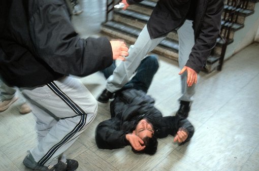 Eine Personengrupe hat in Villingen auf einen 27-Jährigen eingeprügelt. (Symbolfoto) Foto: SB-Archiv
