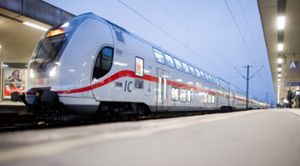 Solch ein Intercity 2 ist seit  Dezember  2017 auch auf der Gäubahn unterwegs.  Foto: Stratenschulte Foto: Schwarzwälder Bote