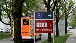 Auf dem Gelände des Inn-Salzach-Klinikums Gabersee in Wasserburg am Inn ist ein Arzt getötet worden. Foto: Uwe Lein/dpa