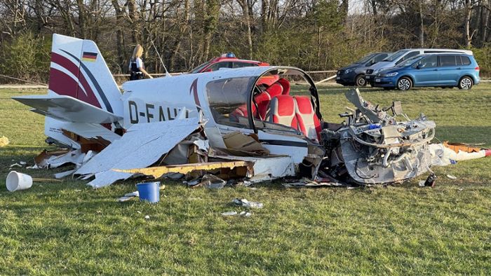 Pilot von Kleinflugzeug lebensgefährlich verletzt 
